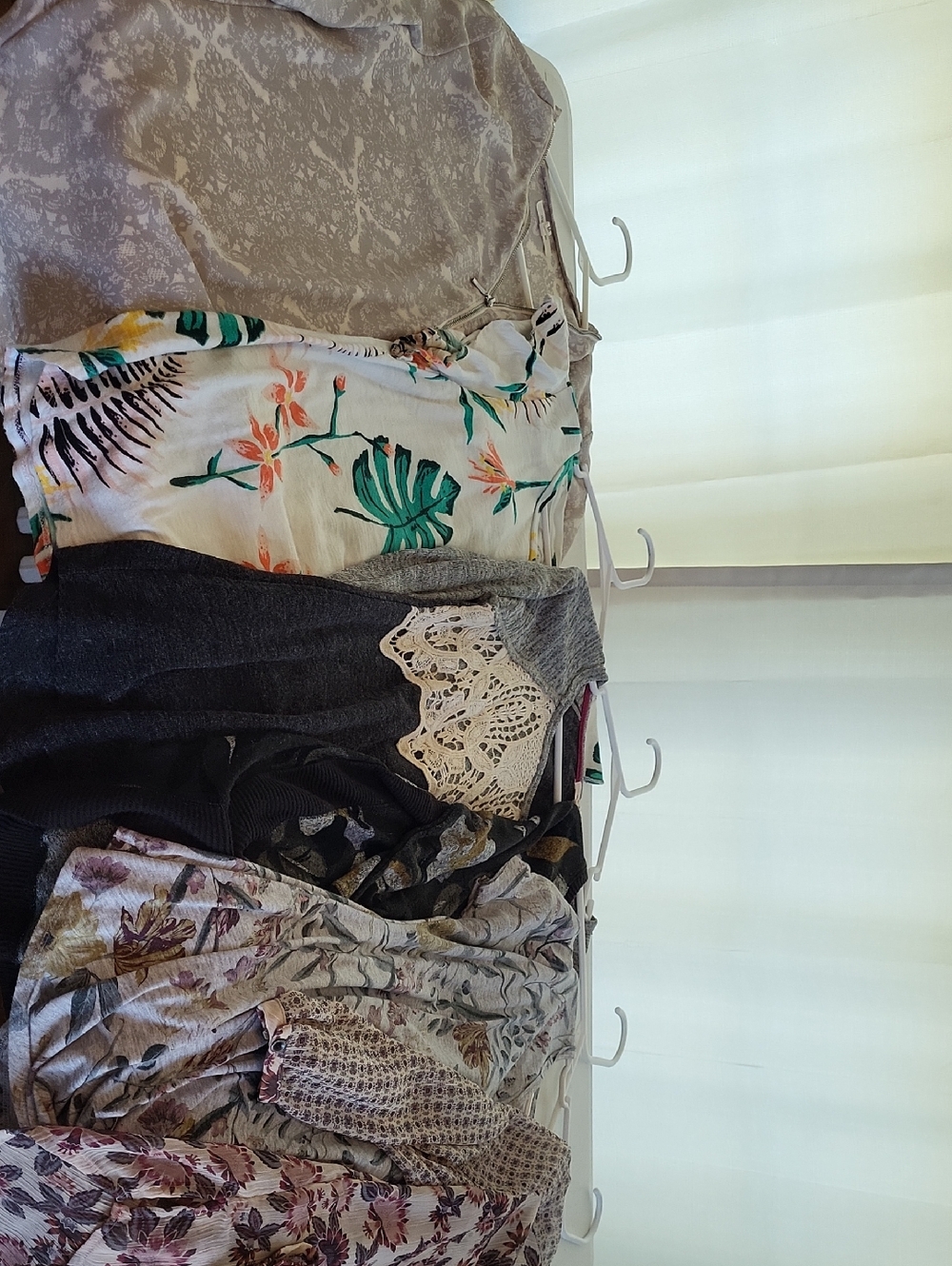 6! Medium Maurices Tops
